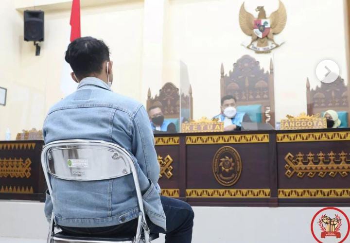 mahasiswa saat mendengar keputusan MA